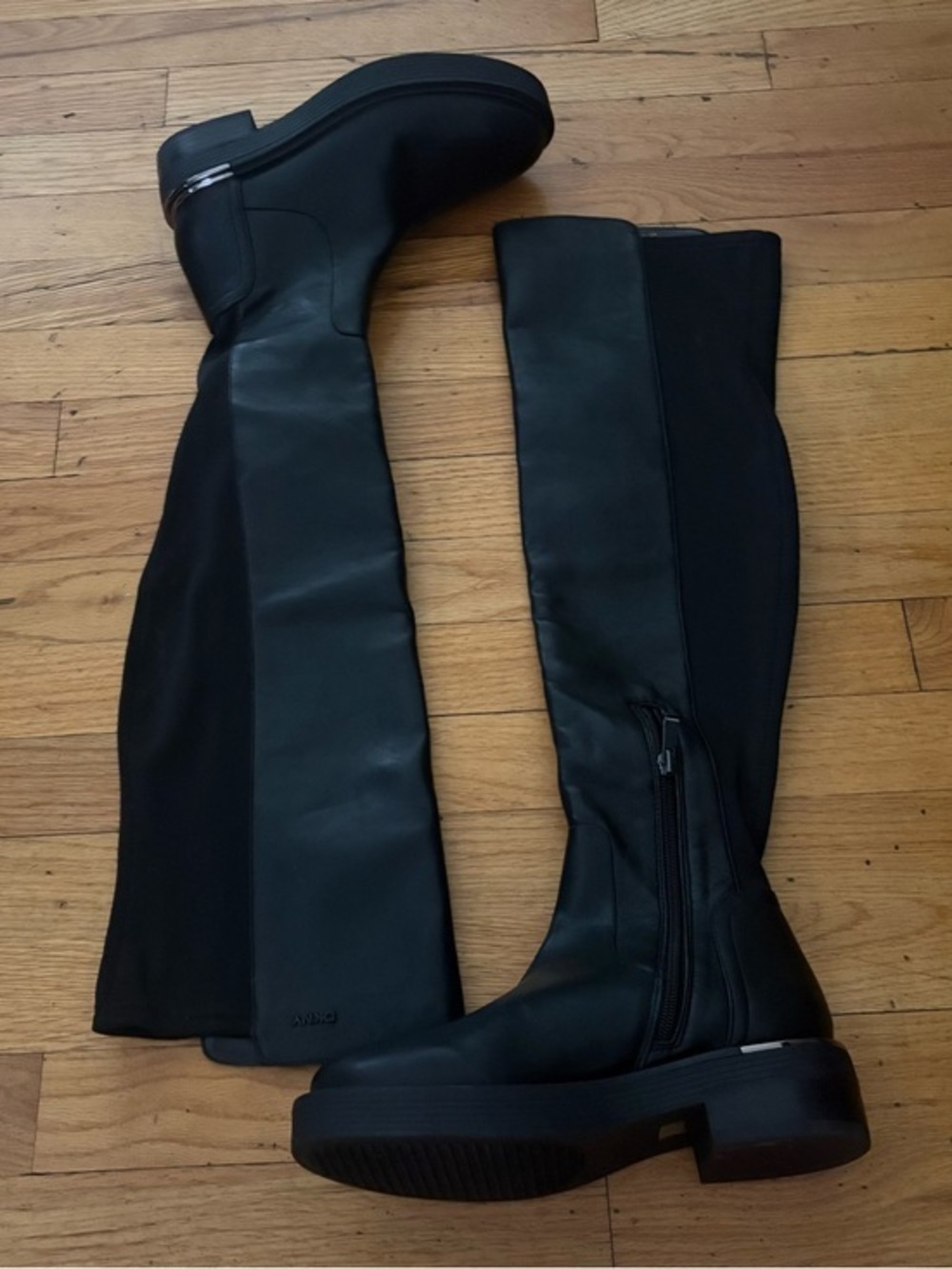 DKNY Knee High Boots Black Stretch Back Zip Low Heel Size 6
